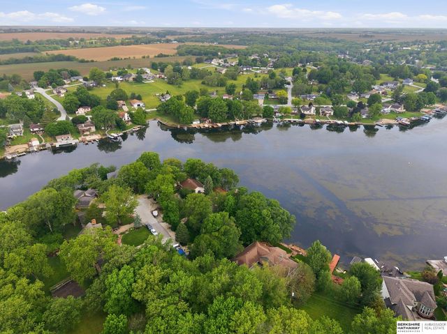 1104 Murray Point, Plattsmouth, NE 68048
