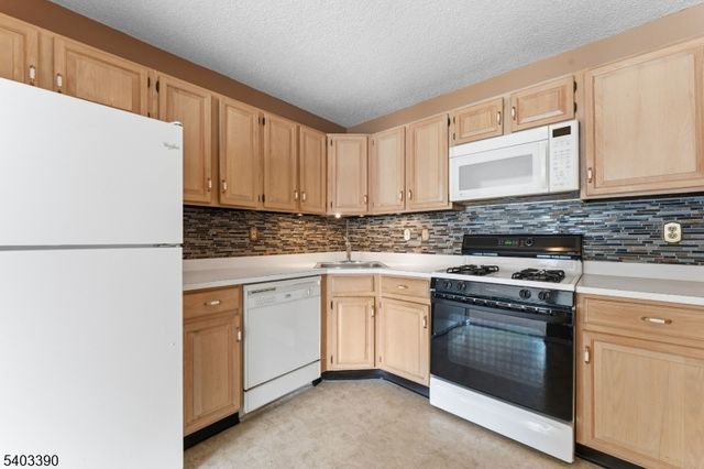 805 Breckenridge Dr, Branchburg Twp., NJ 08876