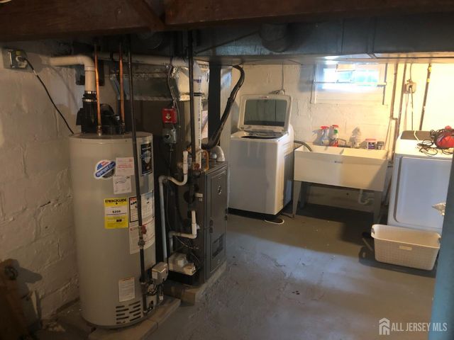 29 Madison Avenue, Avenel, NJ 07001