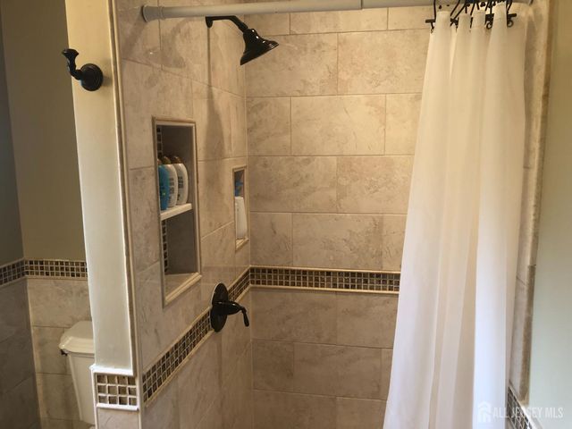 29 Madison Avenue, Avenel, NJ 07001