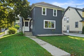 401 S Grand AVENUE, Waukesha, WI 53186