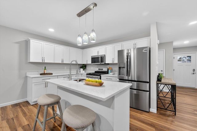 1617 Derby AVENUE, Mount Pleasant, WI 53403