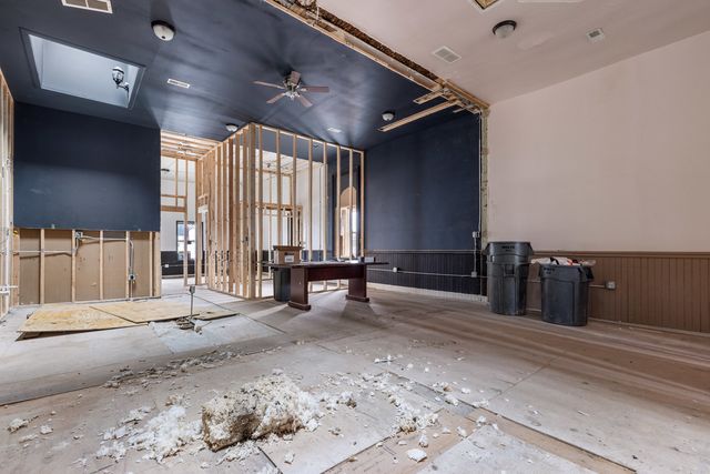 308-310 E State Street, Rockford, IL 61104