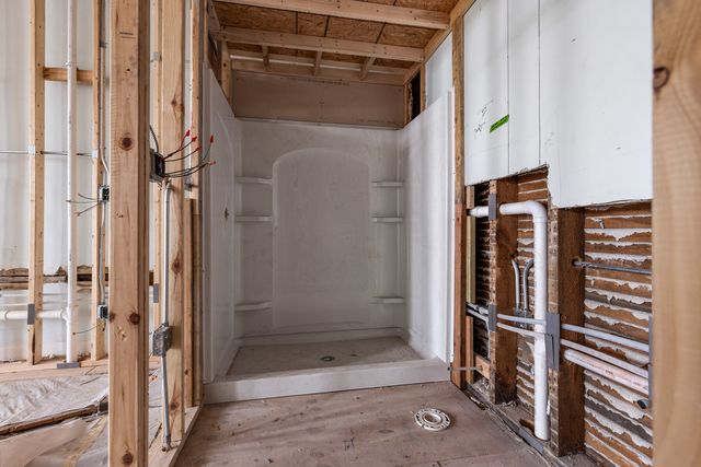 308-310 E State Street, Rockford, IL 61104