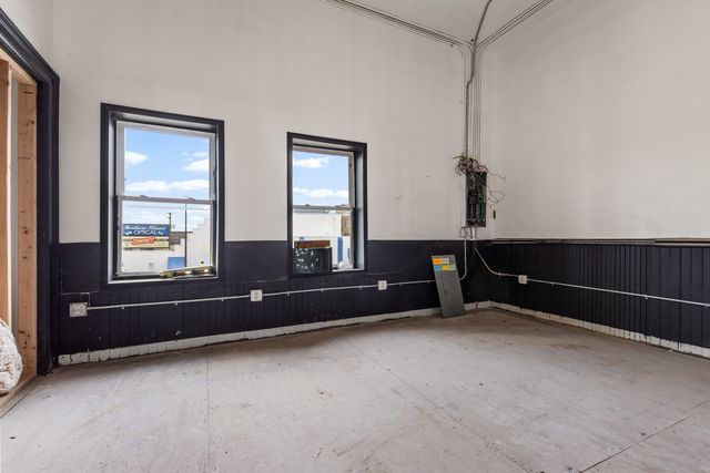 308-310 E State Street, Rockford, IL 61104