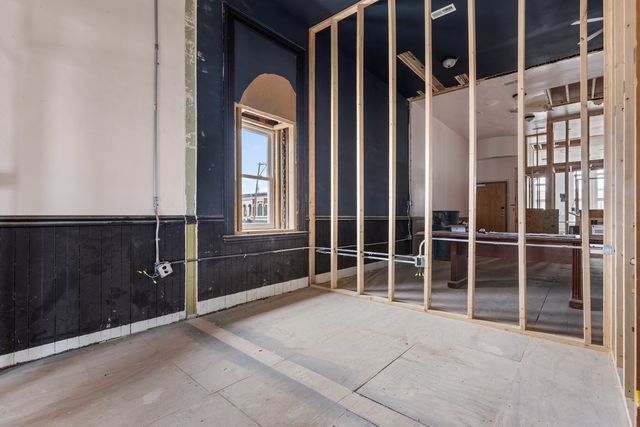 308-310 E State Street, Rockford, IL 61104