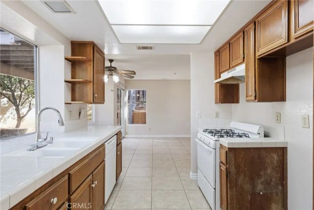 14988 Long View Drive, Fontana, CA 92337