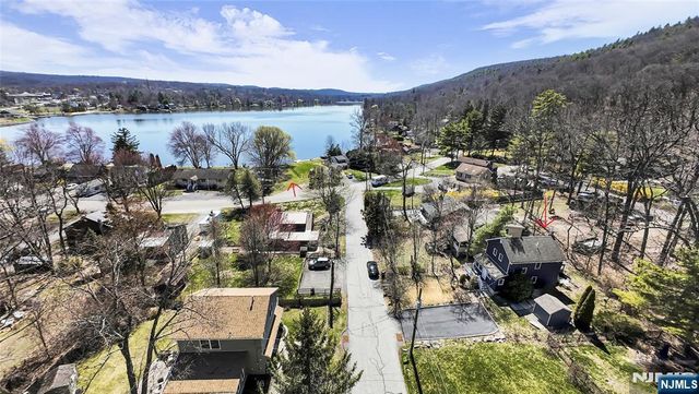 7 Shadowy Lane, West Milford, NJ 07480