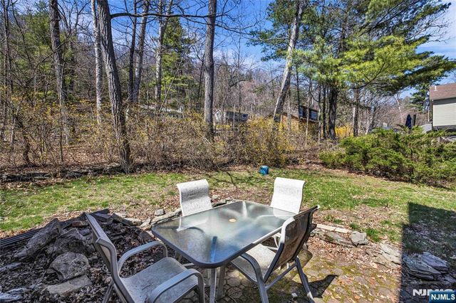 7 Shadowy Lane, West Milford, NJ 07480