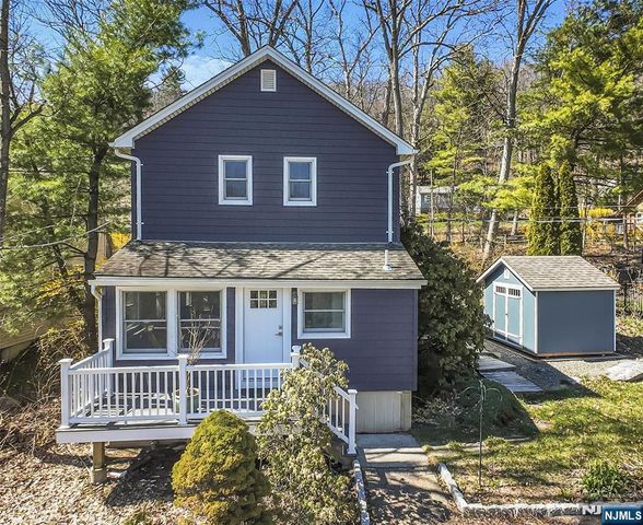 7 Shadowy Lane, West Milford, NJ 07480