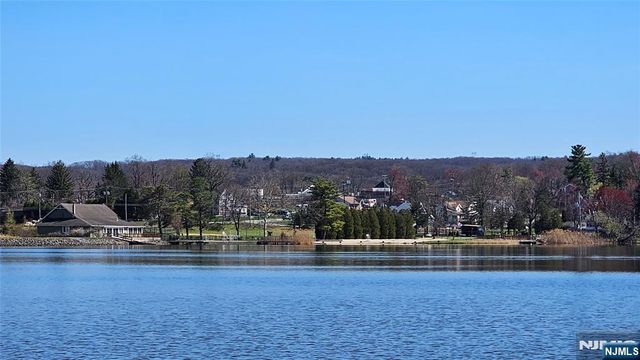 7 Shadowy Lane, West Milford, NJ 07480