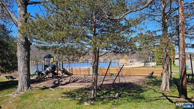 7 Shadowy Lane, West Milford, NJ 07480