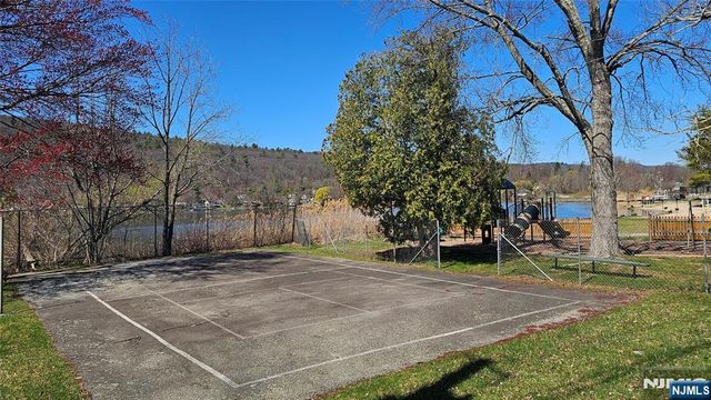 7 Shadowy Lane, West Milford, NJ 07480