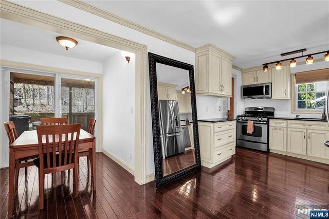 7 Shadowy Lane, West Milford, NJ 07480