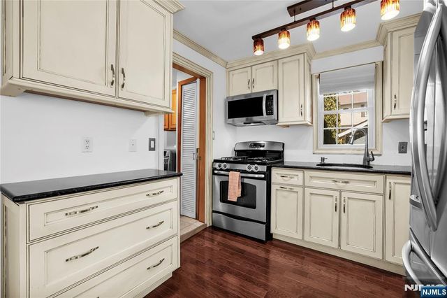 7 Shadowy Lane, West Milford, NJ 07480