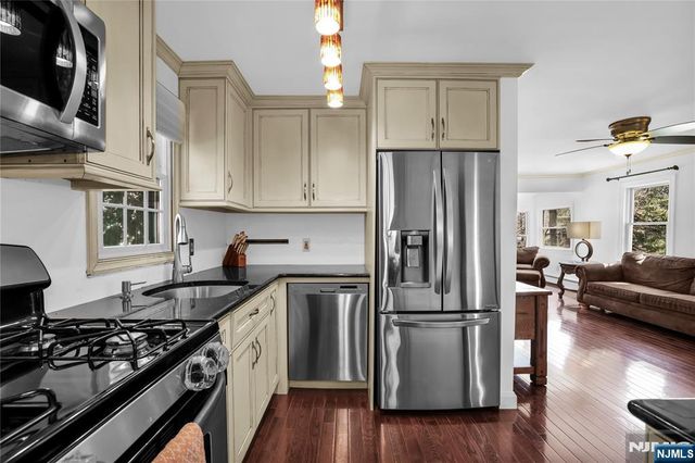 7 Shadowy Lane, West Milford, NJ 07480