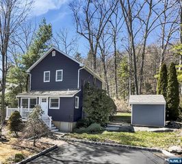 7 Shadowy Lane, West Milford, NJ 07480