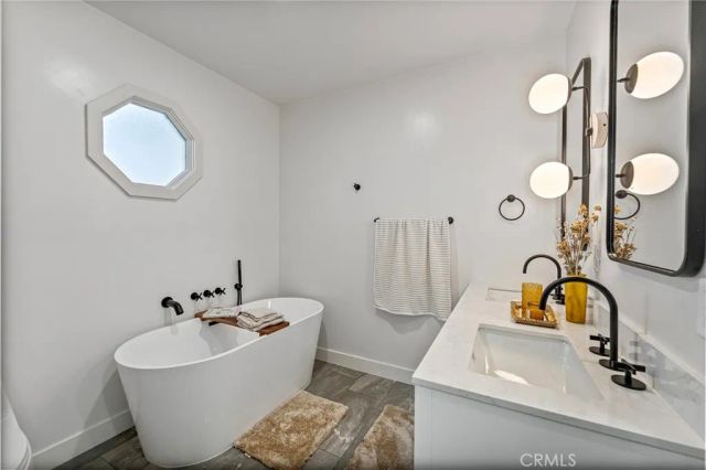 2420 N Keystone Street, Burbank, CA 91504