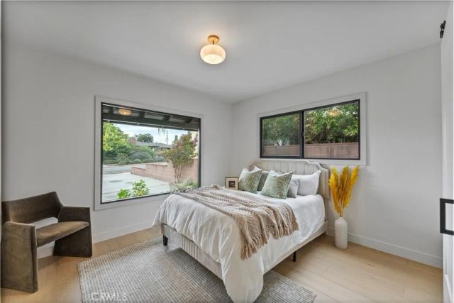 2420 N Keystone Street, Burbank, CA 91504