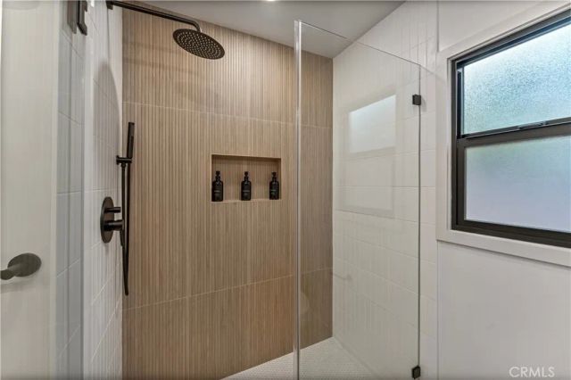 2420 N Keystone Street, Burbank, CA 91504