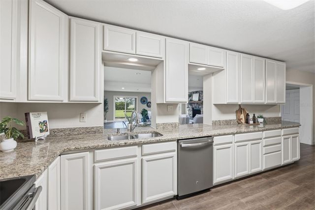 11714 N ROME AVENUE, Tampa, FL 33612