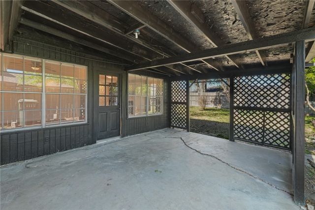 1134 Alexandria Dr, Corpus Christi, TX 78412