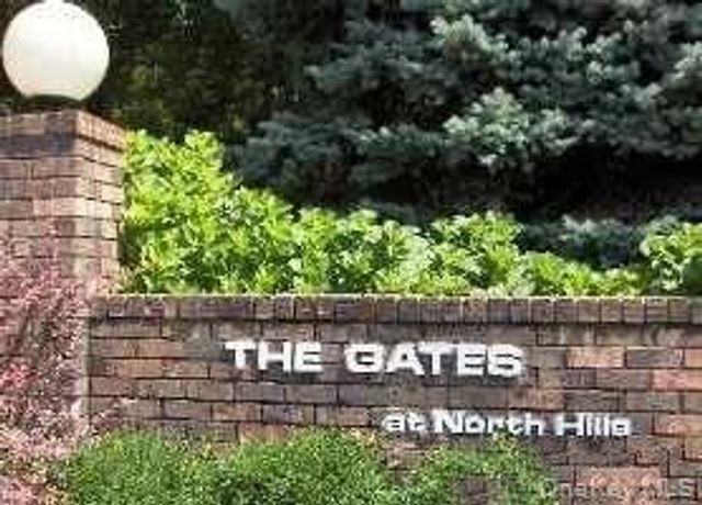 25 Windsor Gate Drive, North Hills, NY 11040