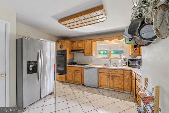 72 S LISA DR, Egg Harbor City, NJ 08215