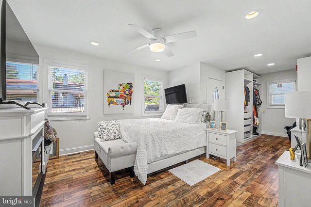 72 S LISA DR, Egg Harbor City, NJ 08215
