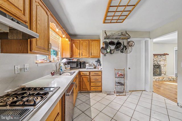 72 S LISA DR, Egg Harbor City, NJ 08215