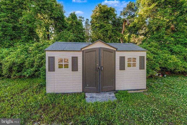 72 S LISA DR, Egg Harbor City, NJ 08215