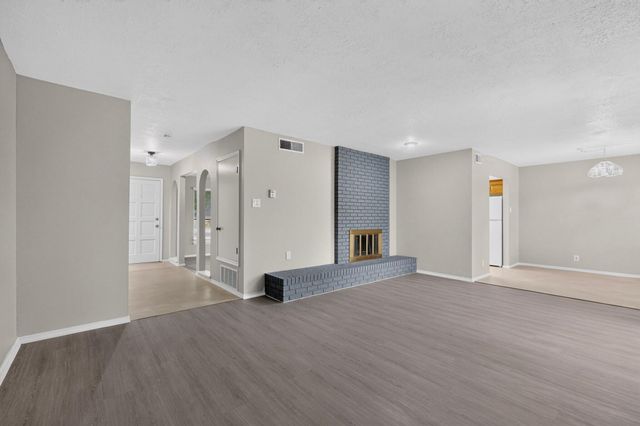 9015 FREEDOM Way NE, Albuquerque, NM 87109