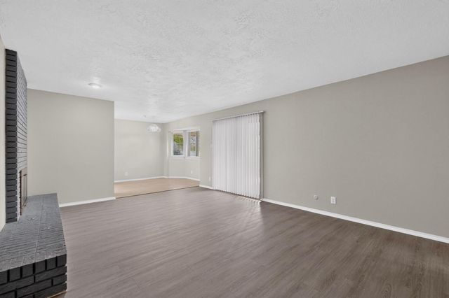 9015 FREEDOM Way NE, Albuquerque, NM 87109