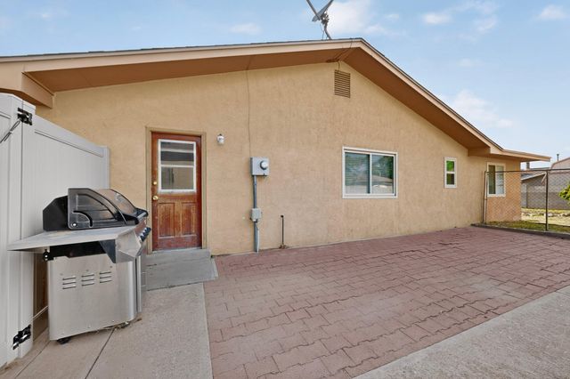9015 FREEDOM Way NE, Albuquerque, NM 87109
