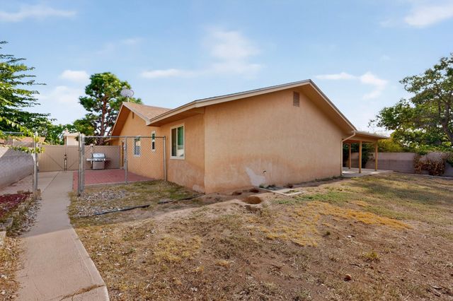 9015 FREEDOM Way NE, Albuquerque, NM 87109