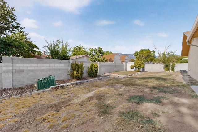 9015 FREEDOM Way NE, Albuquerque, NM 87109