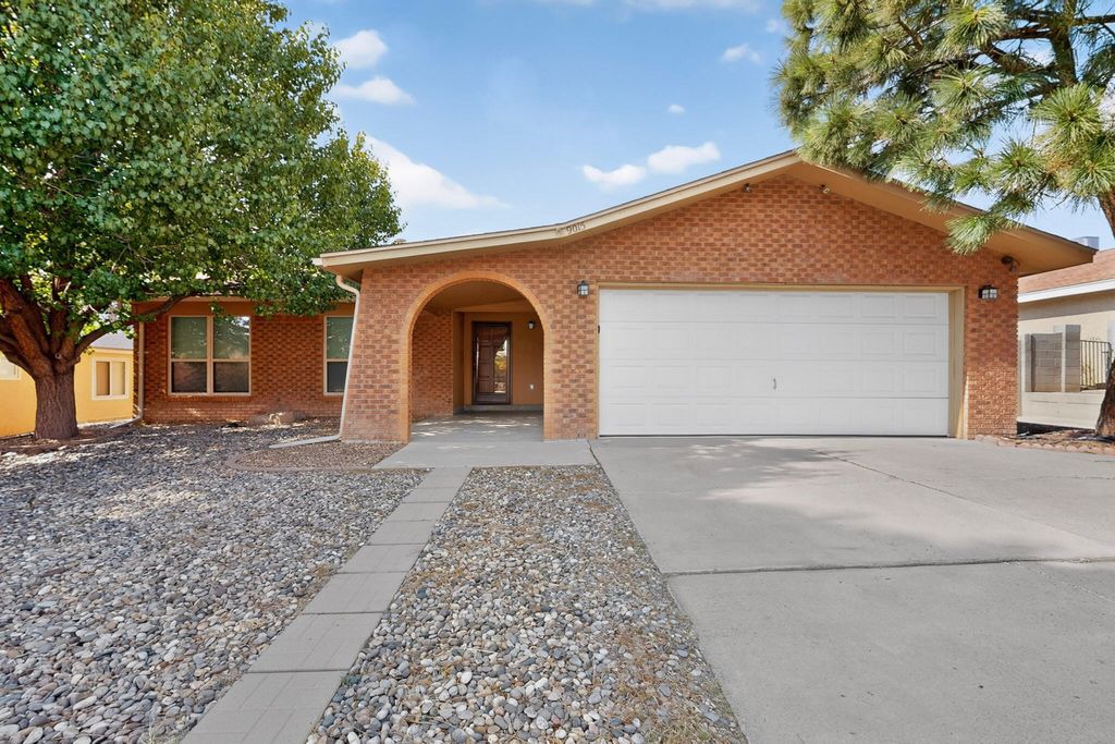 9015 FREEDOM Way NE, Albuquerque, NM 87109