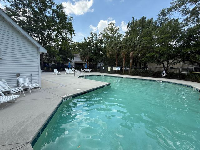 7948 Shadow Oak Drive, North Charleston, SC 29406
