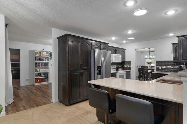 4571 S Park Avenue, Springfield, MO 65810