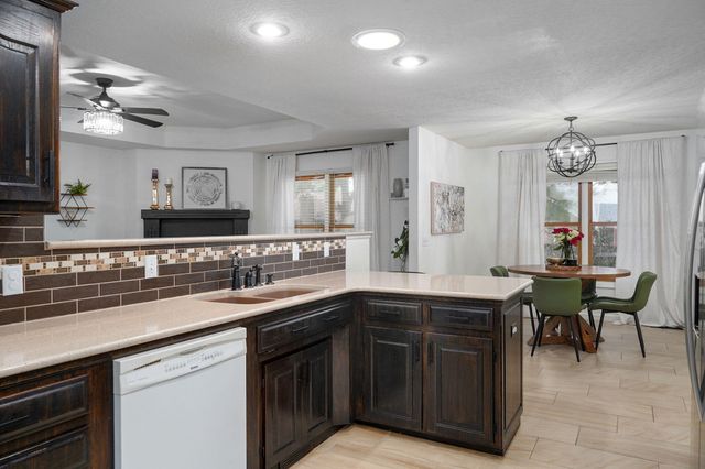 4571 S Park Avenue, Springfield, MO 65810