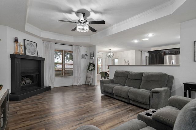 4571 S Park Avenue, Springfield, MO 65810
