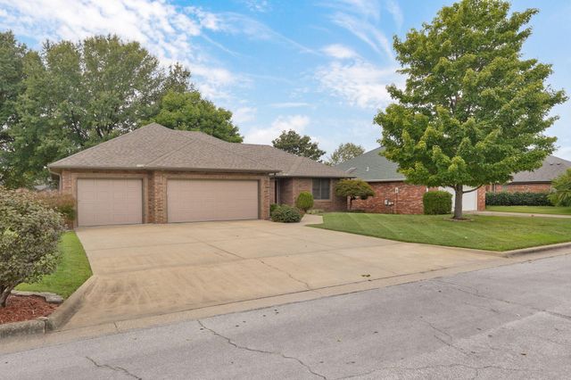 4571 S Park Avenue, Springfield, MO 65810