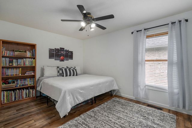 4571 S Park Avenue, Springfield, MO 65810