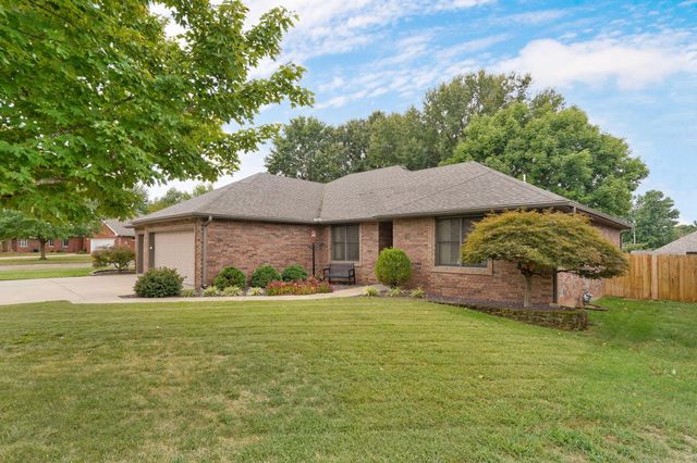 4571 S Park Avenue, Springfield, MO 65810