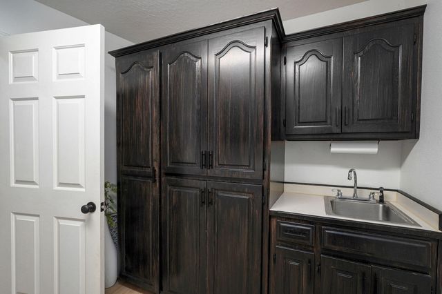 4571 S Park Avenue, Springfield, MO 65810