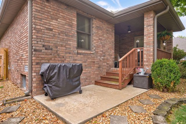 4571 S Park Avenue, Springfield, MO 65810