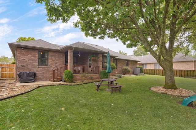 4571 S Park Avenue, Springfield, MO 65810