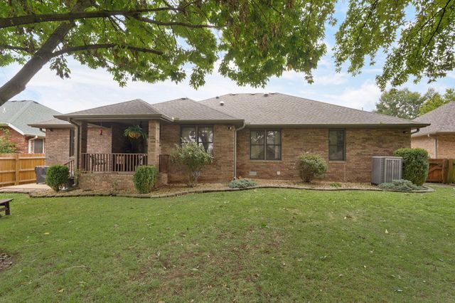 4571 S Park Avenue, Springfield, MO 65810