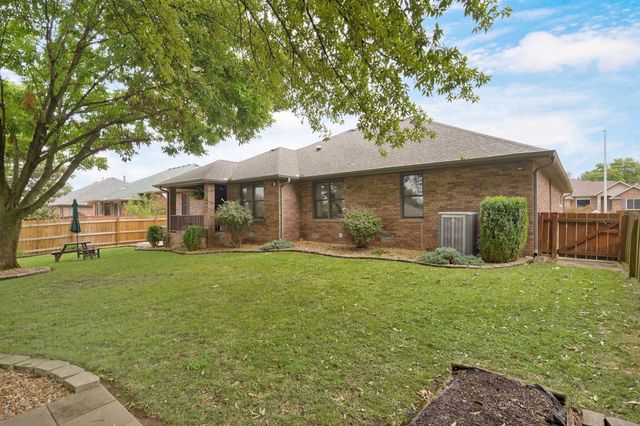 4571 S Park Avenue, Springfield, MO 65810