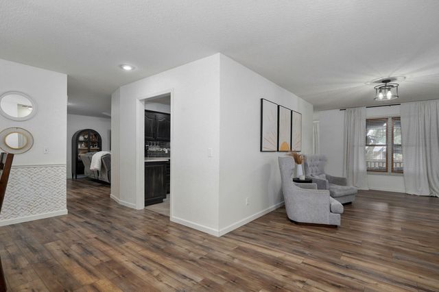 4571 S Park Avenue, Springfield, MO 65810